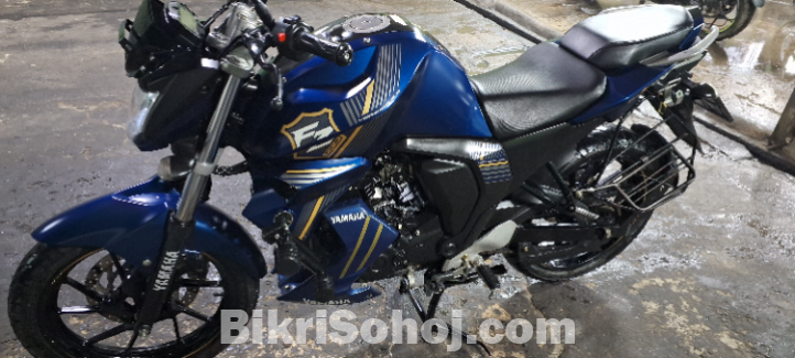 YAMAHA FZs V2